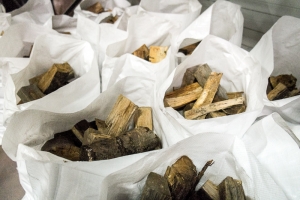 Venta de sacos de leña de roble en Asturias